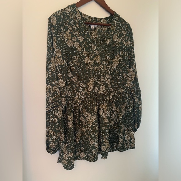 Flowing Tunic blouse - Picture 2 of 3